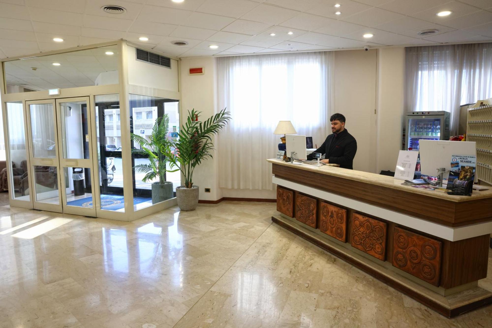 Hotel Palace Masoanri'S Reggio de Calabre Extérieur photo